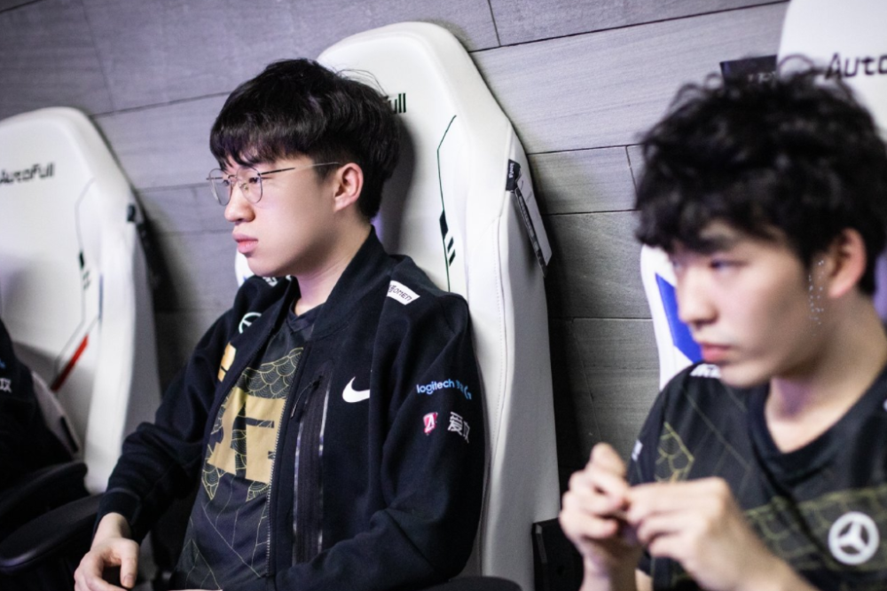 开云- 巴塞罗那队教练 