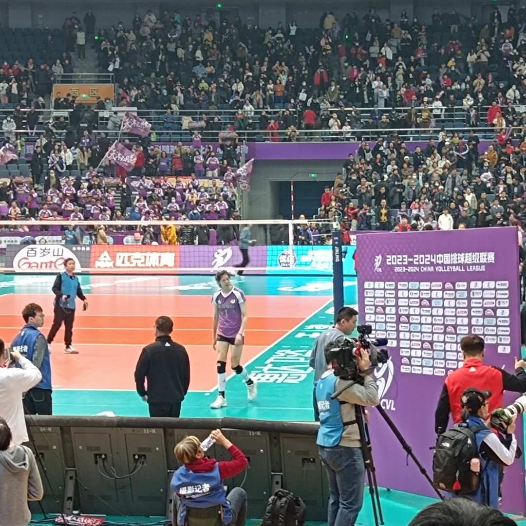 开云-关于蒂姆回归赛场，赛事规则更新首场状态亮眼，加拿大队观众沸腾！的信息