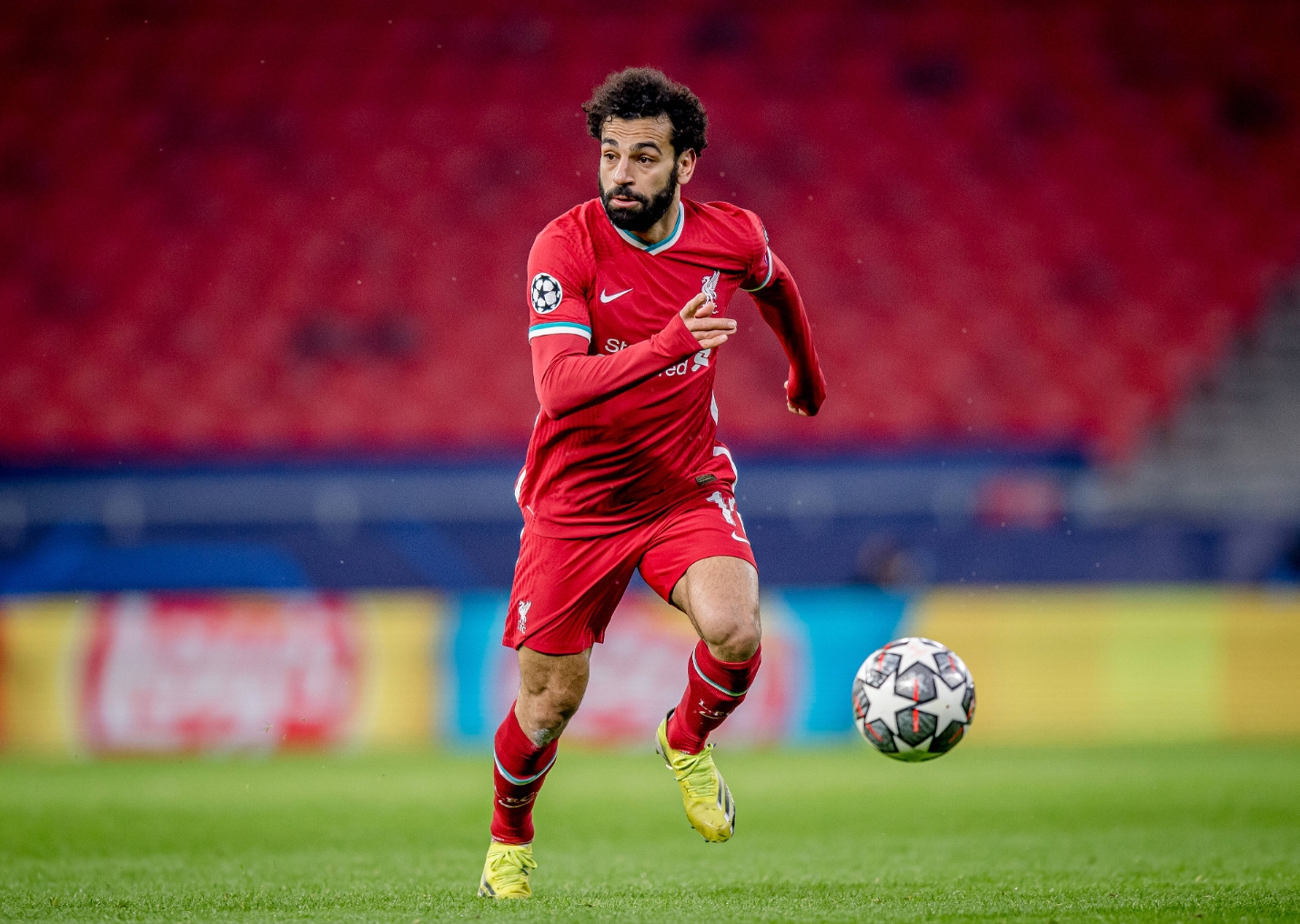 包含萨拉赫迎来二十赛季高光表现,拜仁球迷沸腾!的词条 包含萨拉赫迎来二十赛季高光表现,拜仁球迷沸腾!的词条